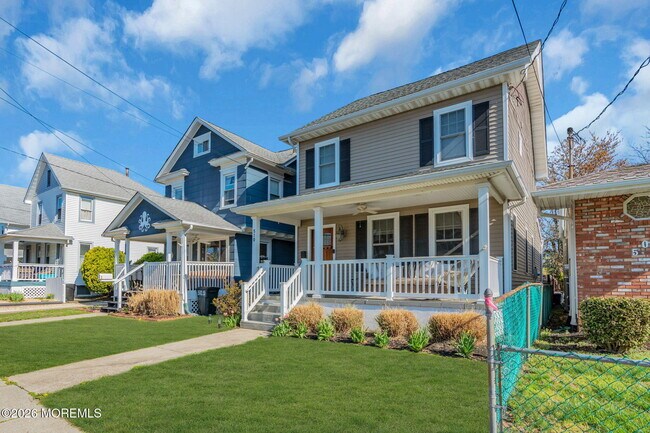 Building Photo - 510 Lareine Ave