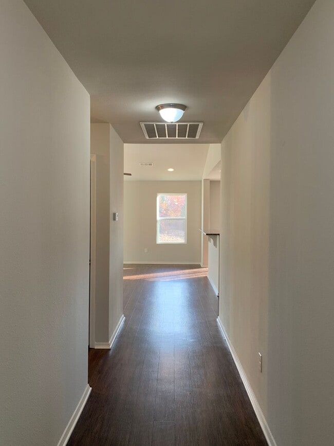 Building Photo - Nice New Construction in Valley View 3bed/2bath