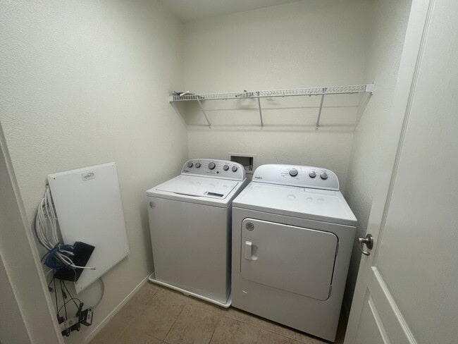 Building Photo - 2 Story-Single Family Home Located in Providence