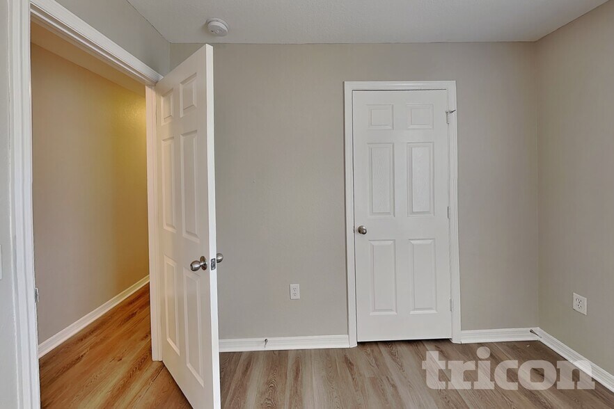 Building Photo - 8 Matricaria Ct