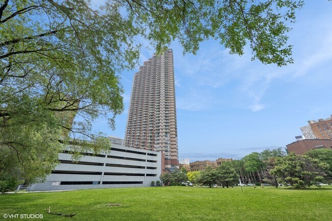 Building Photo - 3660 N Lake Shore Dr