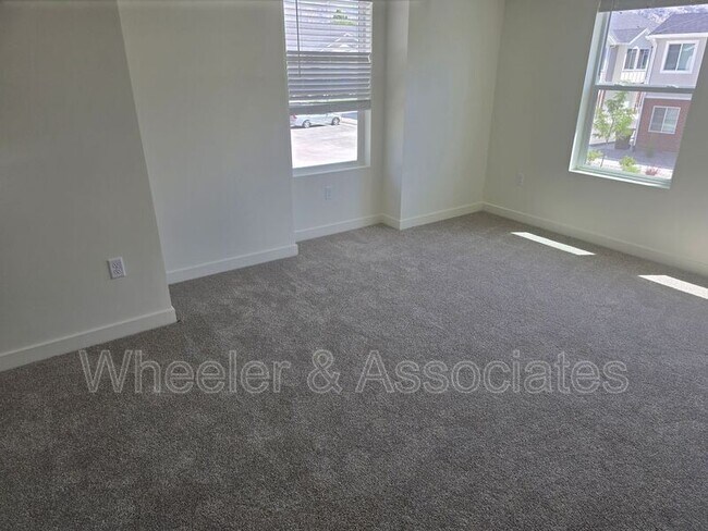 Building Photo - 444 W 1080 S