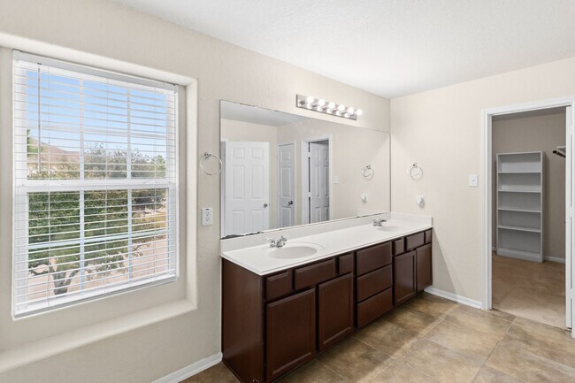 Building Photo - 18715 Windy Stone Dr