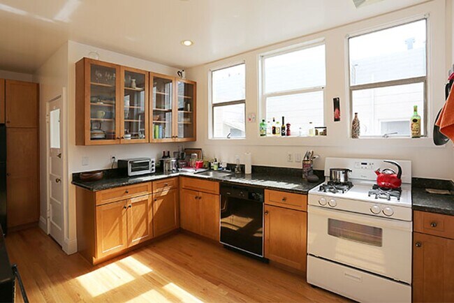 Building Photo - 1120 Shrader St