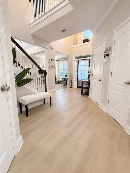 Building Photo - 1325 Little Hampton Dr