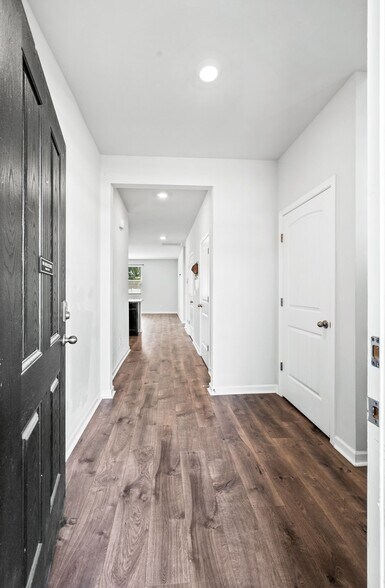 Building Photo - 7277 Sunny Parks Dr