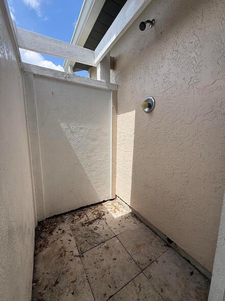 Building Photo - 1626 SW Buffum Ln