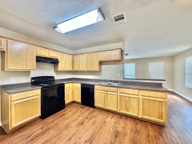 Building Photo - 10618 Pine Landing Dr