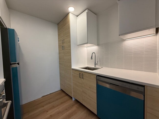 Building Photo - Newly Updated Condo in SLC!