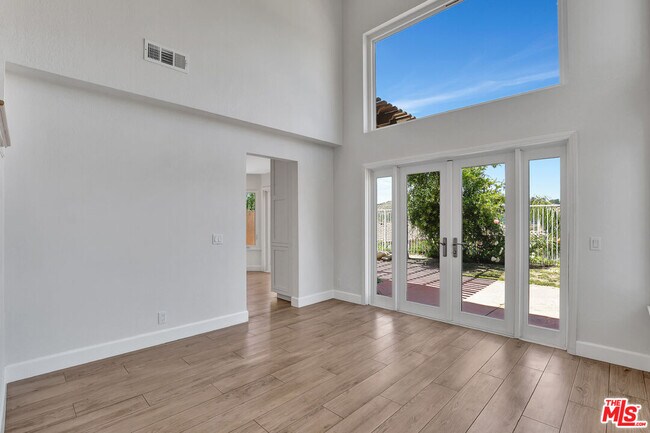 Building Photo - 24701 Cll Conejo