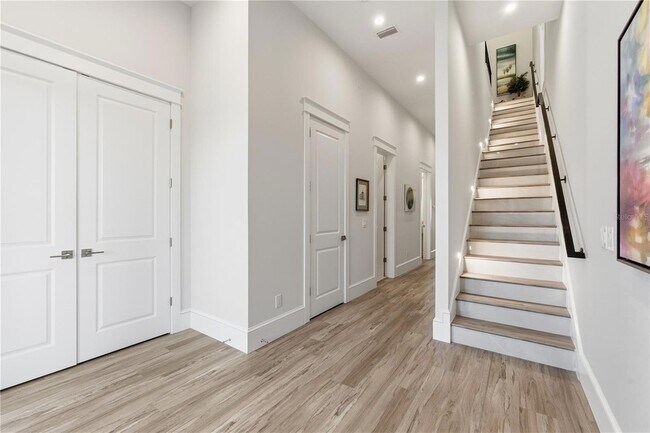 Building Photo - 340 Ocean Crest Dr