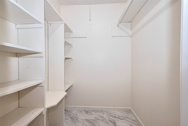 Building Photo - 16006 Glen Mar Dr