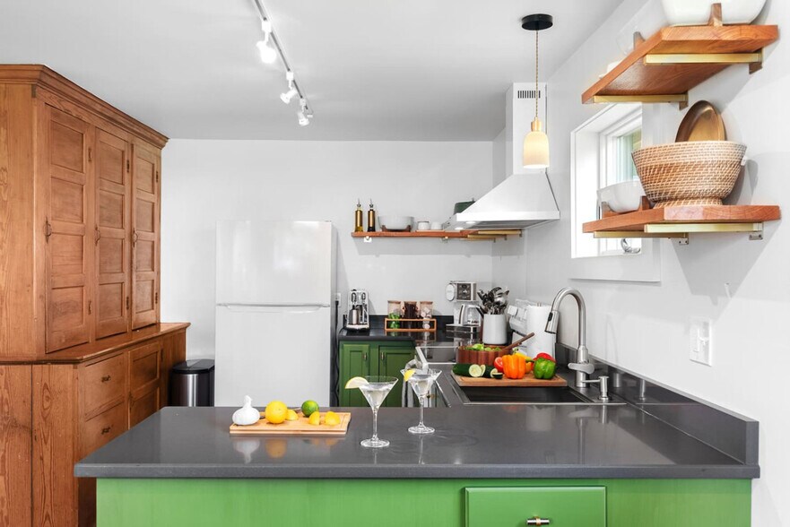 Building Photo - 1891 County Hwy 6