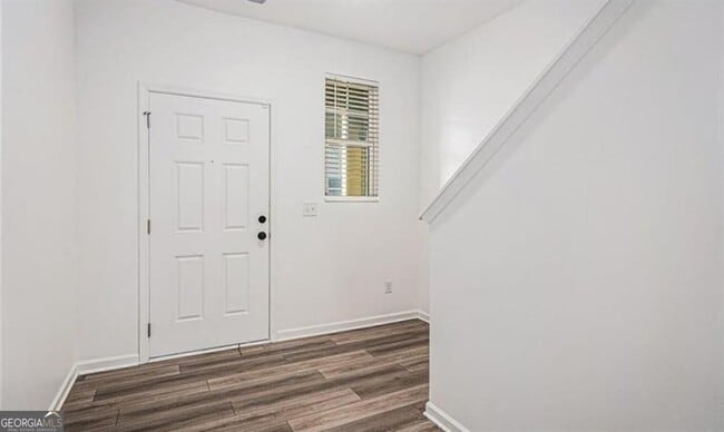 Building Photo - 312 Penn Sta Wy