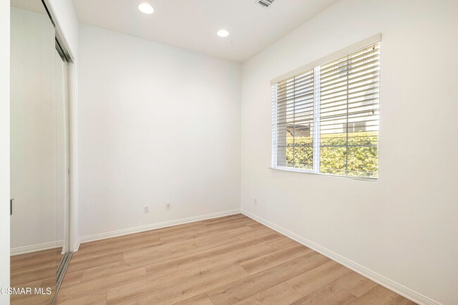 Building Photo - 3178 Sunset Hills Blvd