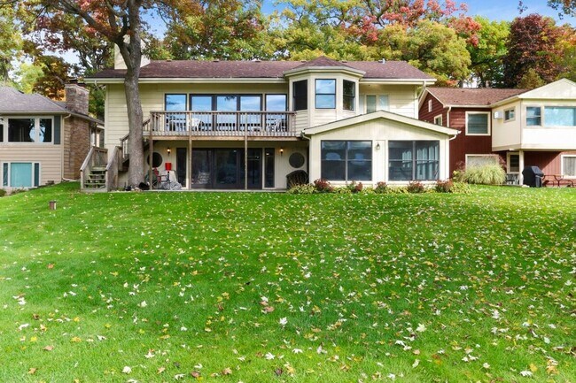 Primary Photo - Powers Lake Waterfront Home with Private P...
