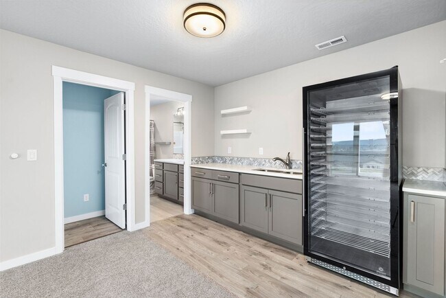 Building Photo - Luxury Four Bedroom with Breathtaking Views