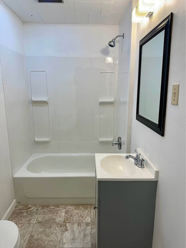 Building Photo - 648 Ave H