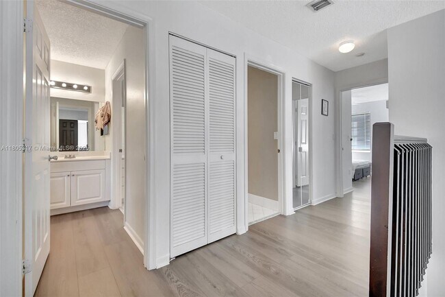 Building Photo - 7647 Rockport Cir