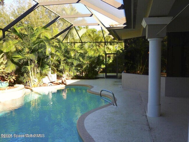 Building Photo - 416 Southampton Dr