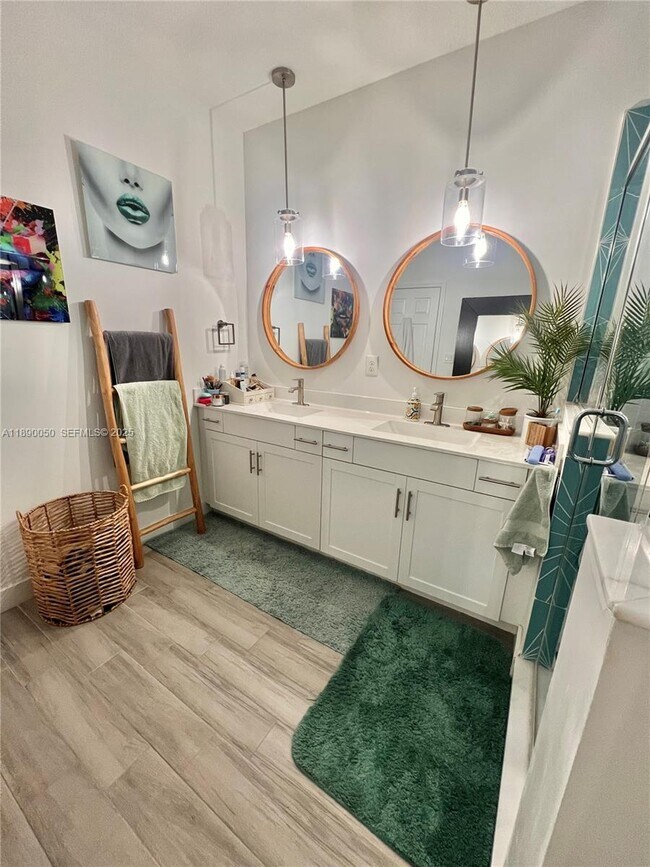 Building Photo - 4654 Santa Cruz Way