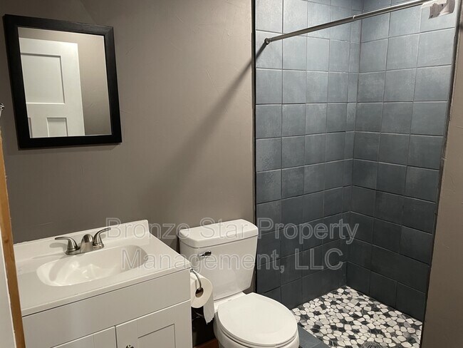 Building Photo - 3403 Broadview Ct