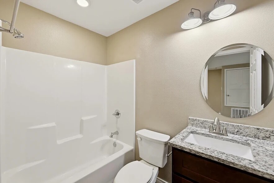 Building Photo - 612 Timberline Dr