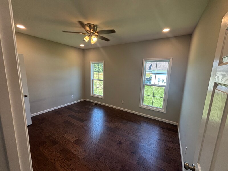Building Photo - 106 Apache Ln