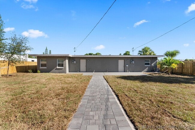 Building Photo - 829 Bayberry Dr
