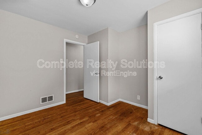 Building Photo - 10721 Spring Garden Dr