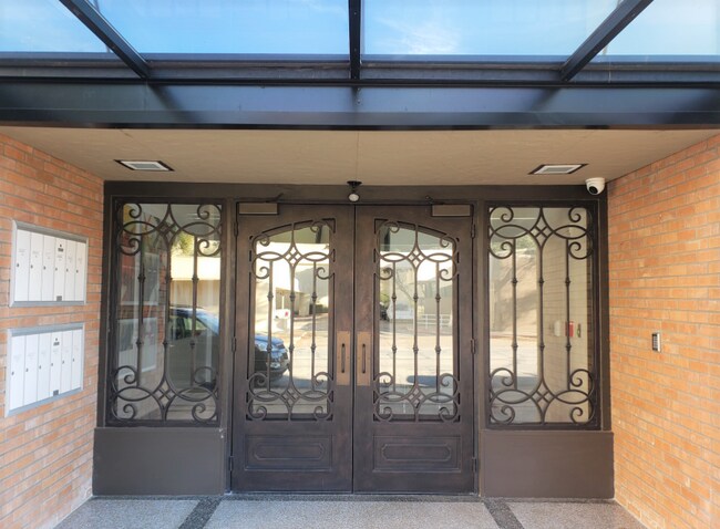 Building Photo - 901 9th St