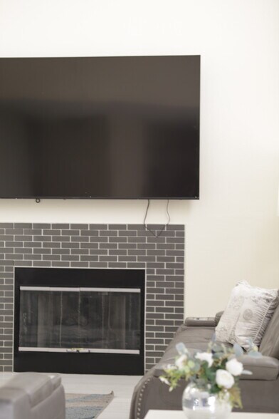 Building Photo - 4521 Palm Mesa Dr