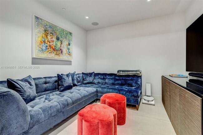 Building Photo - 515 Valencia Ave