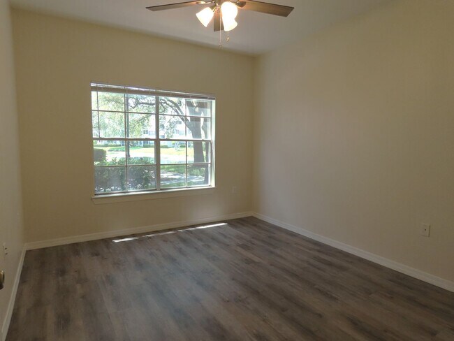 Building Photo - Orlando Park Central Gated Resort Style Co...