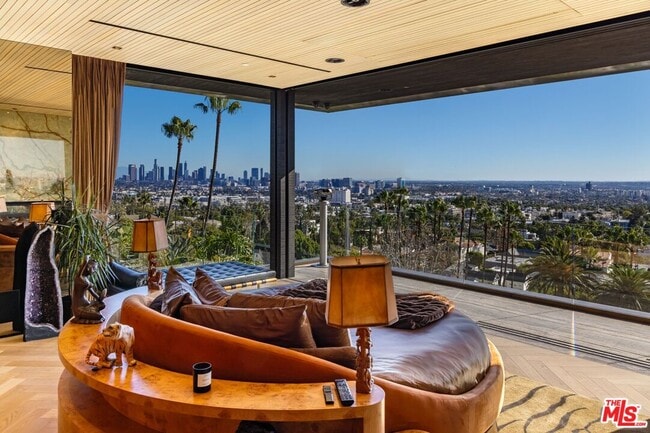 Building Photo - 1851 N Stanley Ave