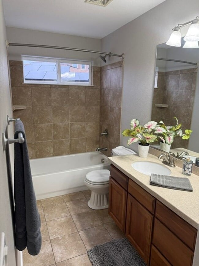 Building Photo - WELCOME HOME!