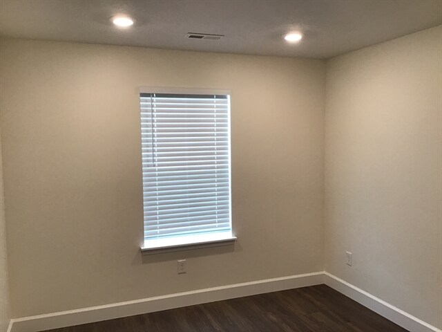 Building Photo - 2409 E Wild Horse Way