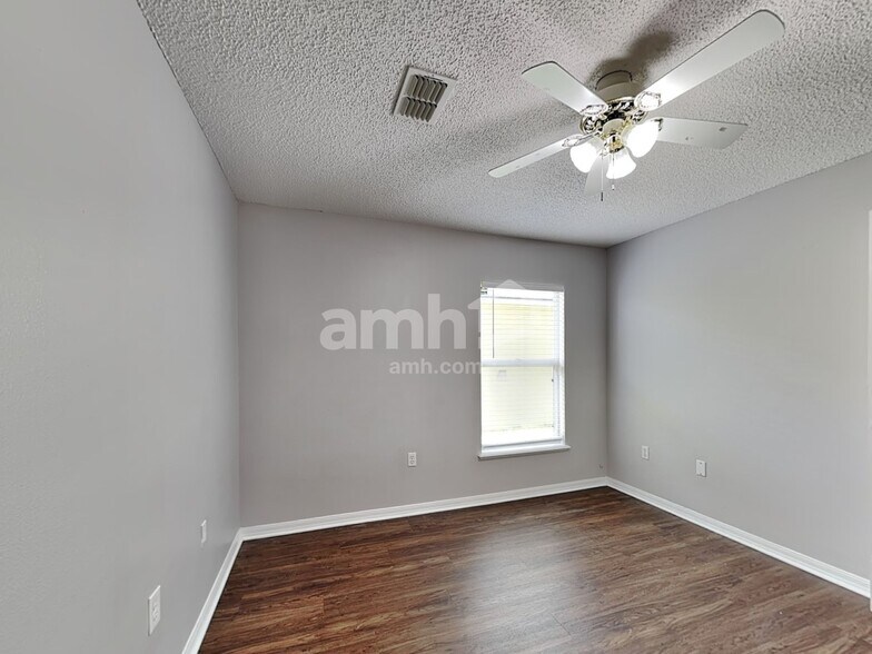 Building Photo - 16918 Corner Hill Ct