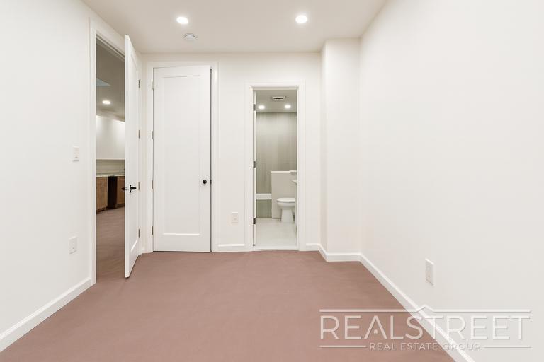 Building Photo - Spacious 2-Bedroom, 2-Bath Apartment in Bed-Stuy with Modern Amenities