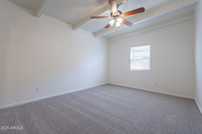 Building Photo - 1331 E Pierson St