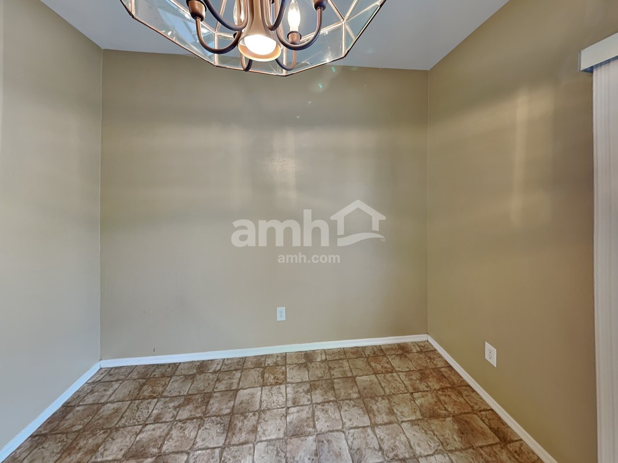 Building Photo - 2142 E Friesian Dr