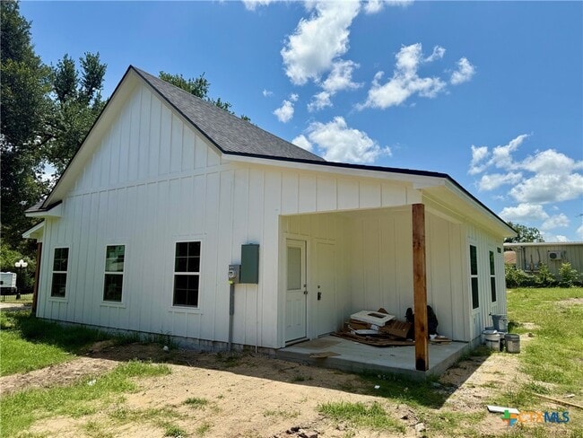 Building Photo - 506 N Crockett Ave