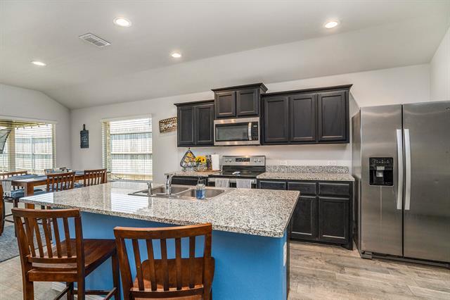 Building Photo - 9233 Herringbone Dr