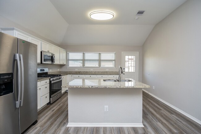 Building Photo - 946 Oak Falls Dr