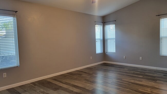 Building Photo - 32850 Sandalwood Ln