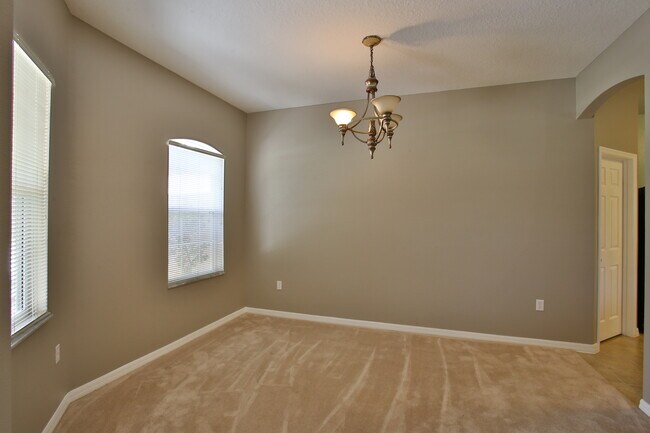 Building Photo - 13 Zoeller Ct