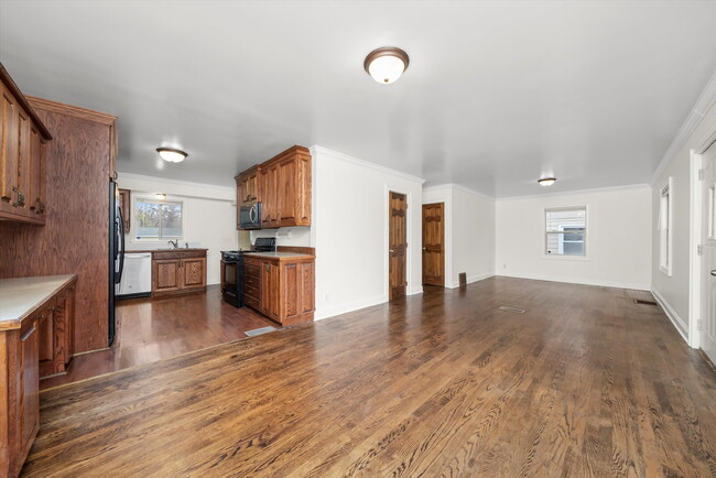 Building Photo - Updated 5-Bedroom, 2-Bath Home Across from the Park