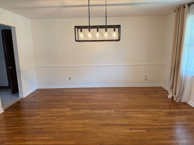 Building Photo - North Wilmington - 4 bedroom, 2.5 bath home in Chalfonte