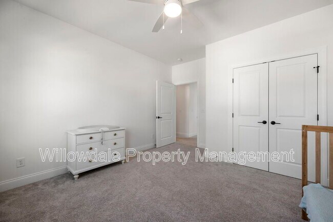 Building Photo - 2020 Moonraker Dr
