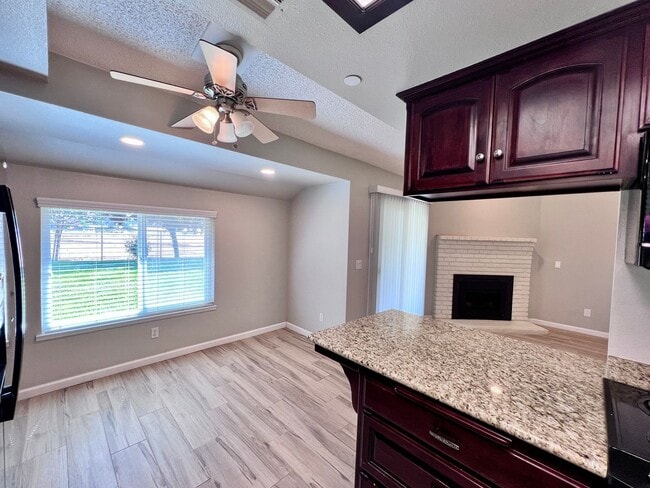 Building Photo - $2,850 Shaw & Academy 4 Bedroom / 2 Bathro...